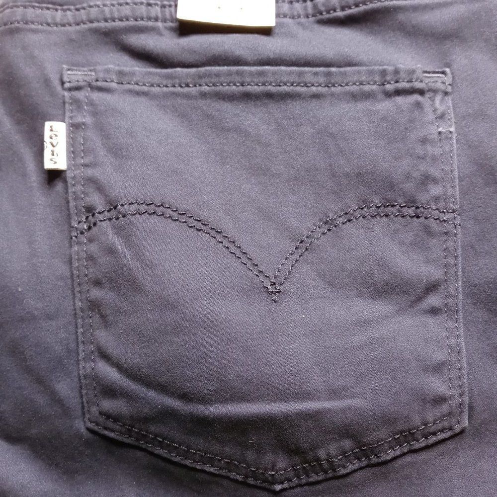 Levi's 720 High Rise Super Skinny Cropped Pant - Picture 2 of 5